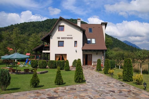 Property building, Facade/entrance, Day, Garden