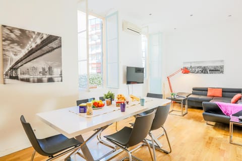 Living room, Dining area