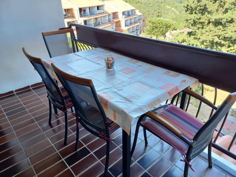 View (from property/room), Balcony/Terrace, Dining area