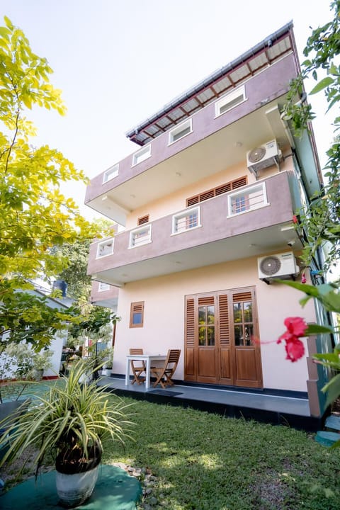 Property building, Day, Garden, Balcony/Terrace, Garden view