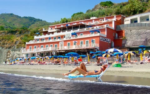 Property building, Facade/entrance, Summer, Beach, On site, Sea view