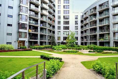 Property building, Patio, Spring, Day, Natural landscape, Garden, Garden view