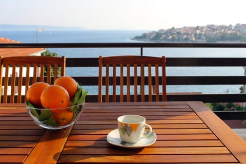 Balcony/Terrace, Seating area, Dining area, Sea view