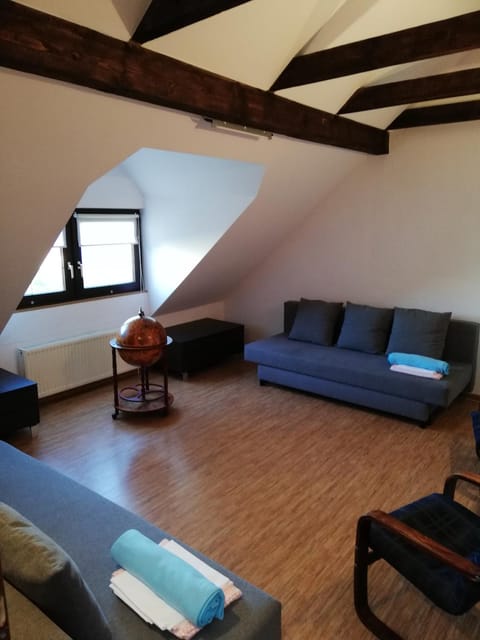 Bed, Seating area, Bedroom