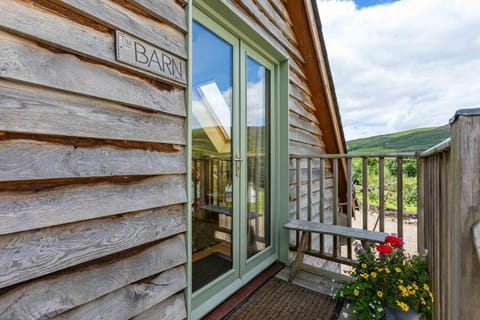 The Barn at Dormouse Cottage House in England