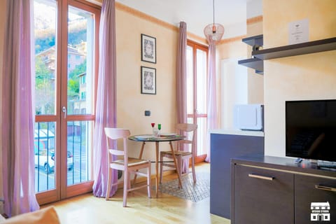 TV and multimedia, Kitchen or kitchenette, Dining area