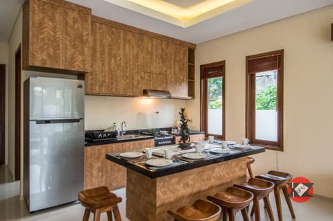 Kitchen or kitchenette, Dining area, Communal kitchen