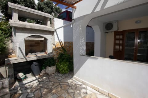 Property building, Patio, BBQ facilities