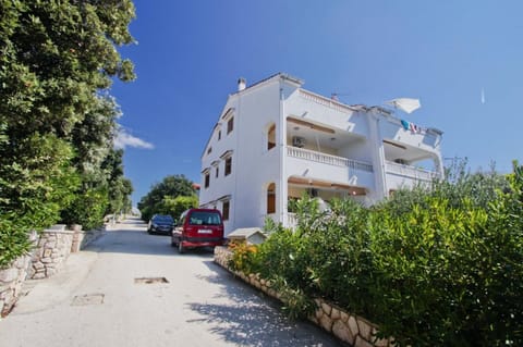 Property building, Facade/entrance, View (from property/room), Other, Decorative detail