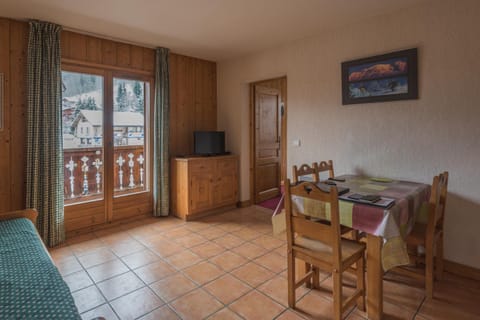 TV and multimedia, Living room, Dining area
