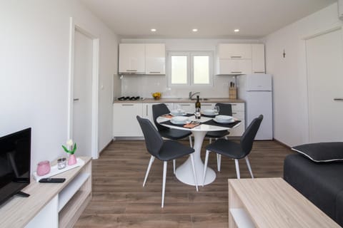 Luxury Mobile Homes Liza2 Campground/ 
RV Resort in Biograd na Moru