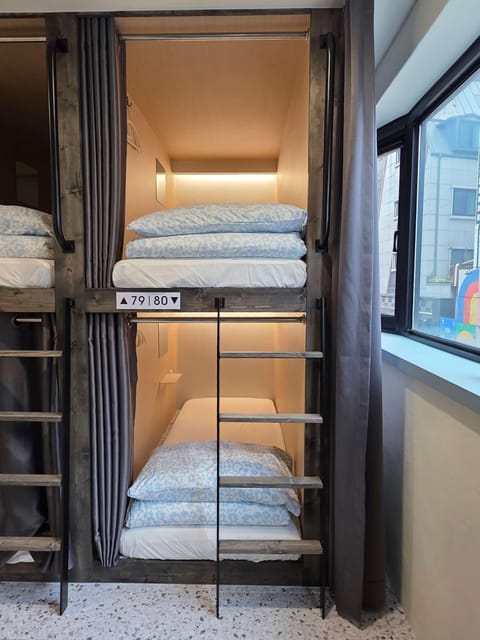 Bed, Photo of the whole room, Bedroom, bunk bed