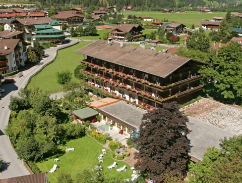 Facade/entrance, Bird's eye view