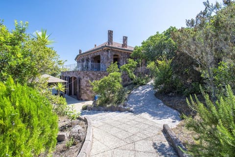 Villa Luna e' Pedra - Suite in Villa con Vista sulla Baia di Alghero e Piscina Bed and Breakfast in Sardinia