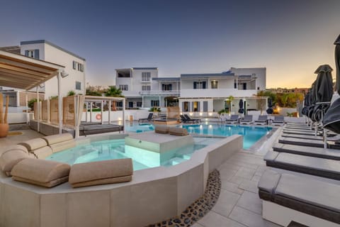 Property building, Pool view, Swimming pool, sunbed