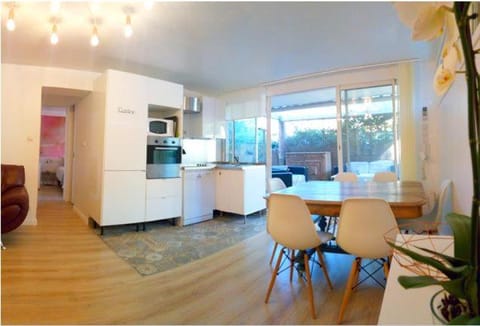 chemin neuf jardin Apartment in Gréoux-les-Bains