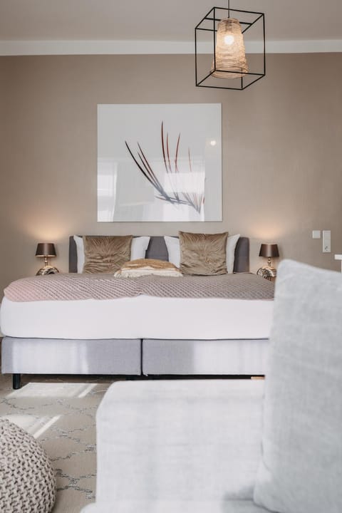 Seating area, Bedroom