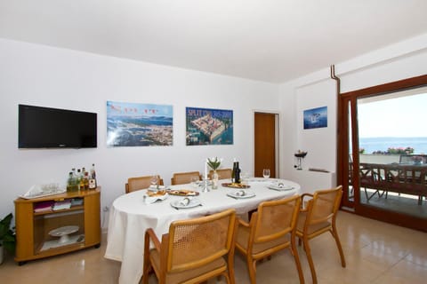 TV and multimedia, Balcony/Terrace, Dining area