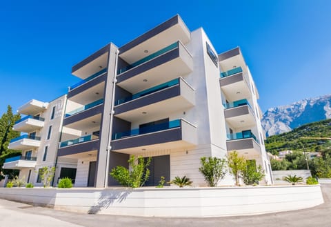 Property building, Facade/entrance, Property logo or sign