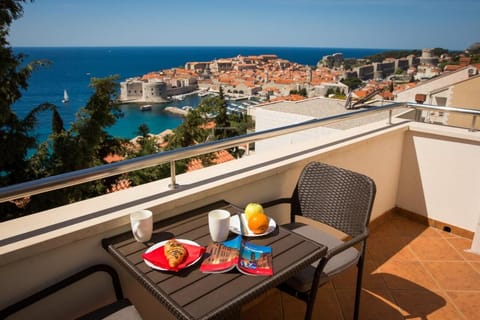 Patio, Day, Natural landscape, Balcony/Terrace, City view, Sea view