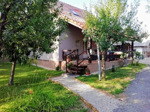 Property building, Day, Garden