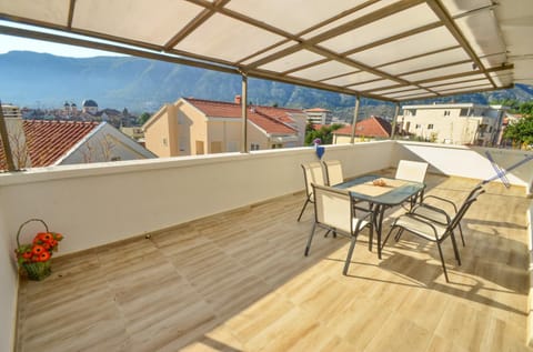 Tea apartments Apartment in Dobrota