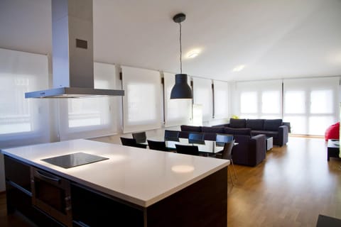 Kitchen or kitchenette, Living room