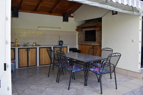 Patio, BBQ facilities, Kitchen or kitchenette
