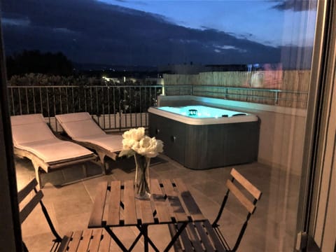 Hot Tub, Balcony/Terrace