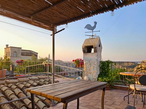 Patio, Natural landscape, View (from property/room), Balcony/Terrace, Mountain view, Sunset
