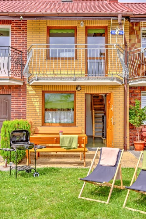 Facade/entrance, Floor plan