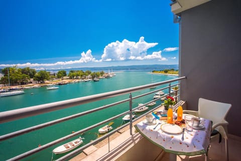 Apartmani Ribnjak Seka Apartment in Omiš bus station