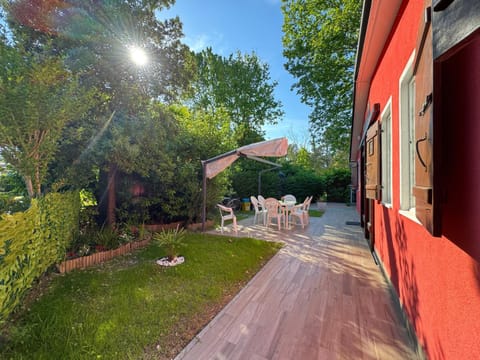 Property building, Spring, Day, Garden, Garden view