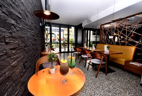 Seating area, Drinks