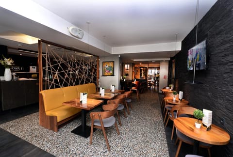 TV and multimedia, Seating area