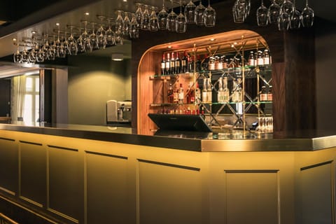 Restaurant/places to eat, Lounge or bar, Drinks
