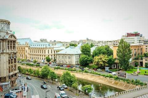 City view, River view, Street view