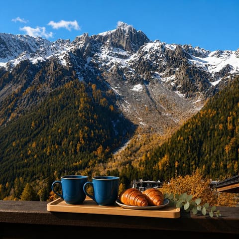 Natural landscape, Balcony/Terrace, Landmark view, Mountain view