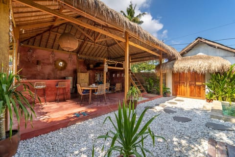Patio, Kitchen or kitchenette, Seating area, Dining area