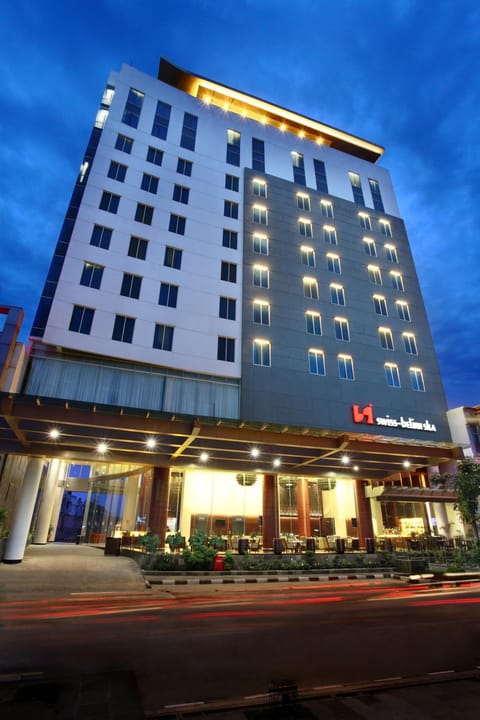 Property building, Facade/entrance
