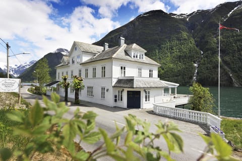 Property building, Facade/entrance