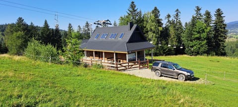 Property building, Spring, Day, Natural landscape, Garden, Garden view, Mountain view