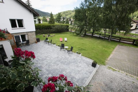 Property building, Natural landscape, Garden, Garden, Balcony/Terrace, Garden view, Mountain view, Mountain view, River view, River view
