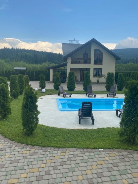 Property building, Day, Mountain view, sunbed