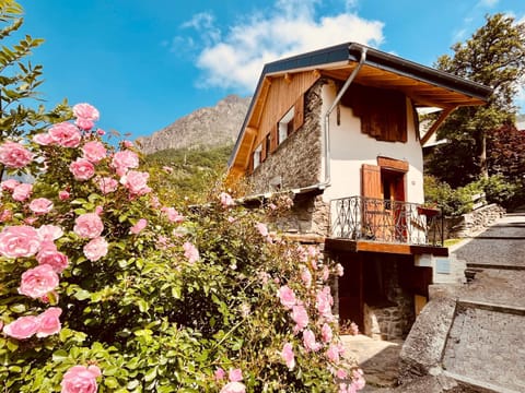 Property building, Day, Natural landscape, View (from property/room), Mountain view