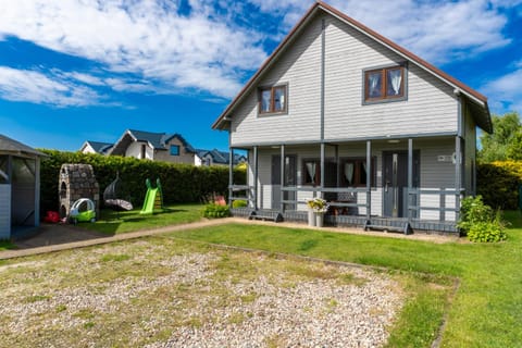 Property building, Spring, Day, Garden, Garden view