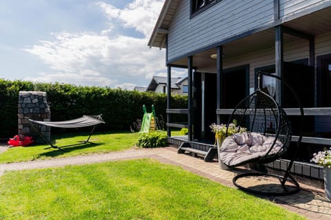 Property building, Spring, Garden, Garden view, sunbed