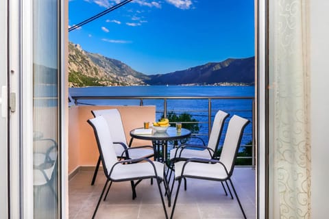 City view, Garden view, Sea view, Street view