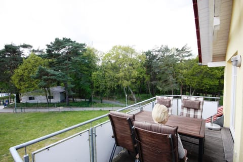 Natural landscape, View (from property/room), Balcony/Terrace, Seating area, Garden view