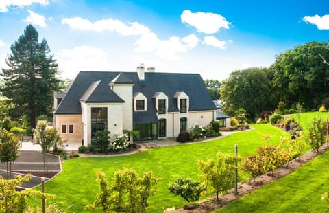 Property building, Spring, Natural landscape, Garden, Garden, Garden view